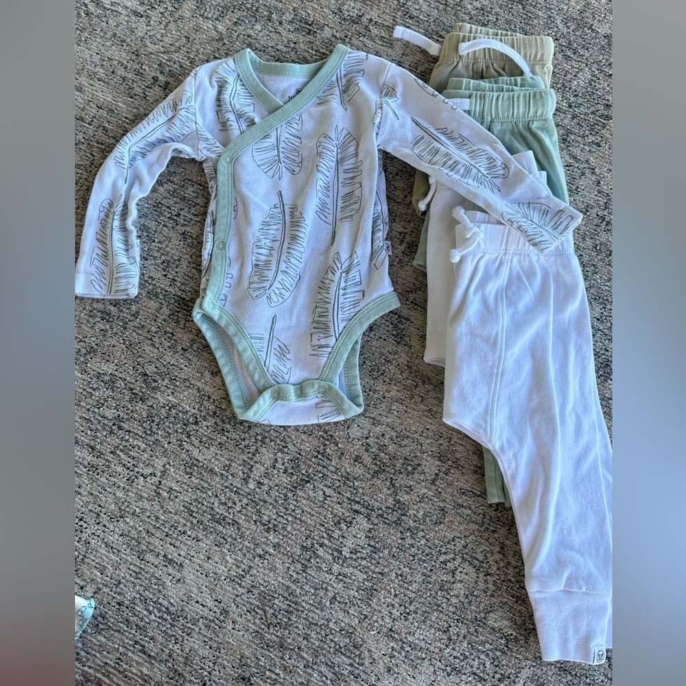 Honestly baby set